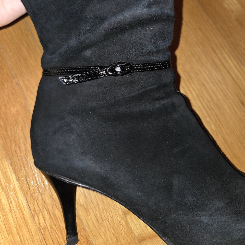 BCBG MAXAZRIA suede boots - Picture 12 of 13
